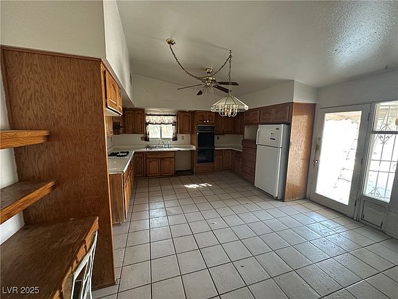 3rd image of 2184 Sunnyslope Ave