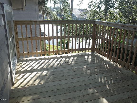 4th image of 143 Island Dr