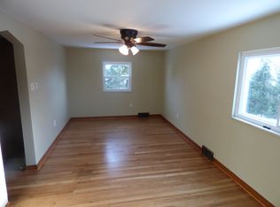 41 Charlton St, Pittsburgh, PA 15205