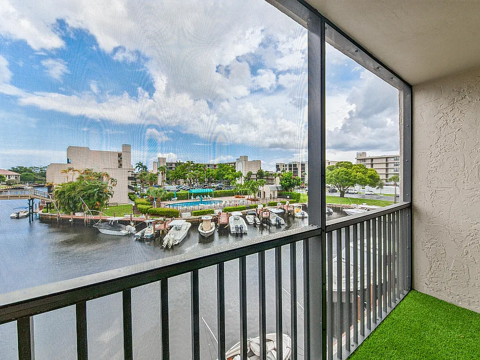 4 Royal Palm Way #3020