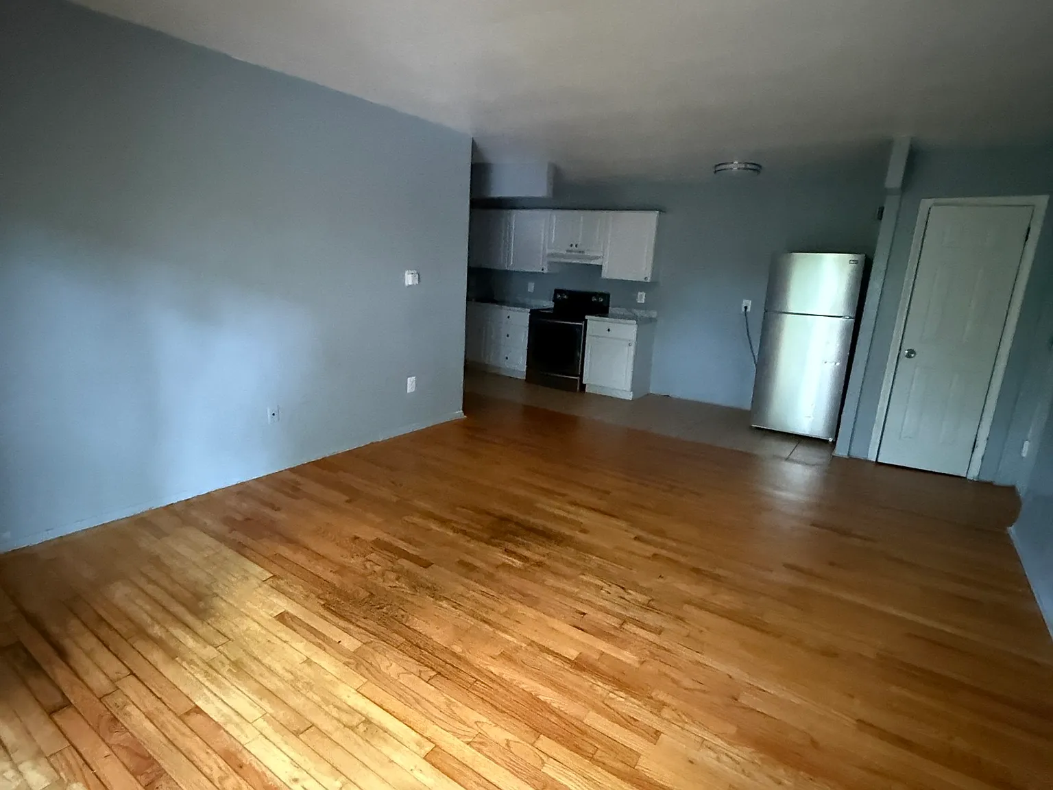 2 bed, 1.0 bath, 800 sqft, $1,500 — Photo 3