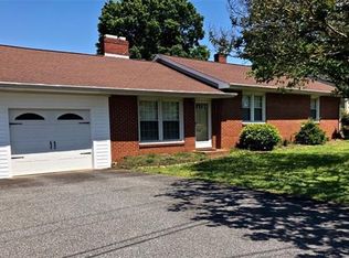 2815 20th Street Ln NE, Hickory, NC 28601