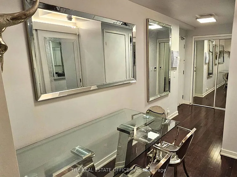14 York St #2511 — Photo 3