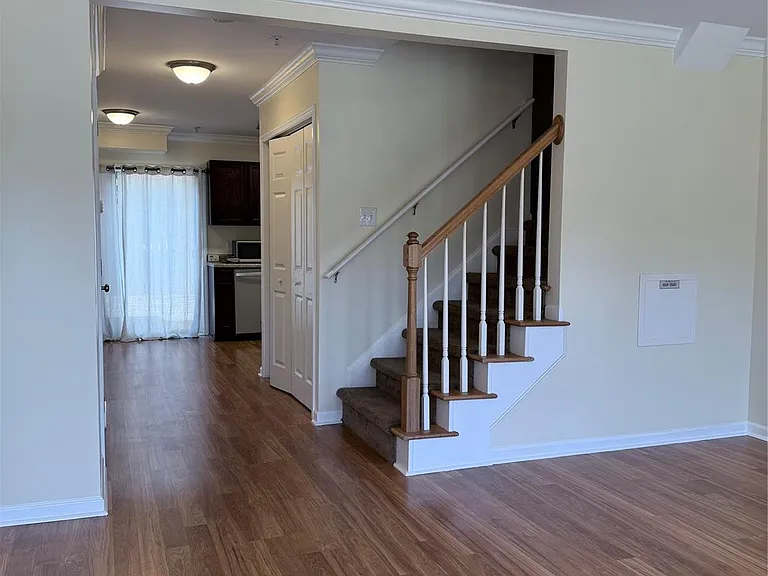 1416 River Dr — Photo 3