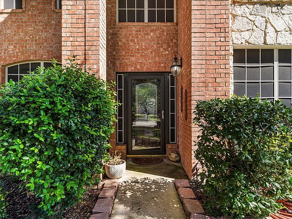 4th image of 7121 Raintree Way