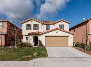 1221 Peach Ct, Madera, CA