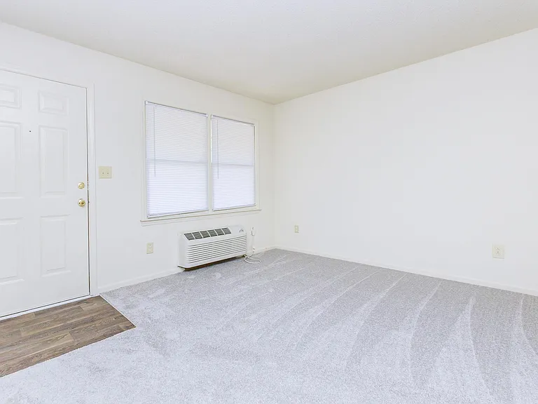 Belmont Heights Apartments & Townhomes — Photo 50