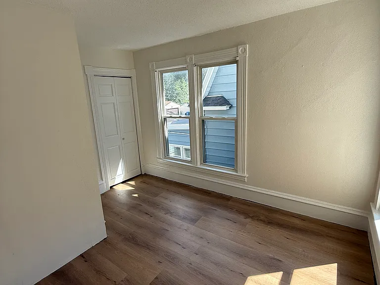 2405 Grand St NE #1 — Photo 11