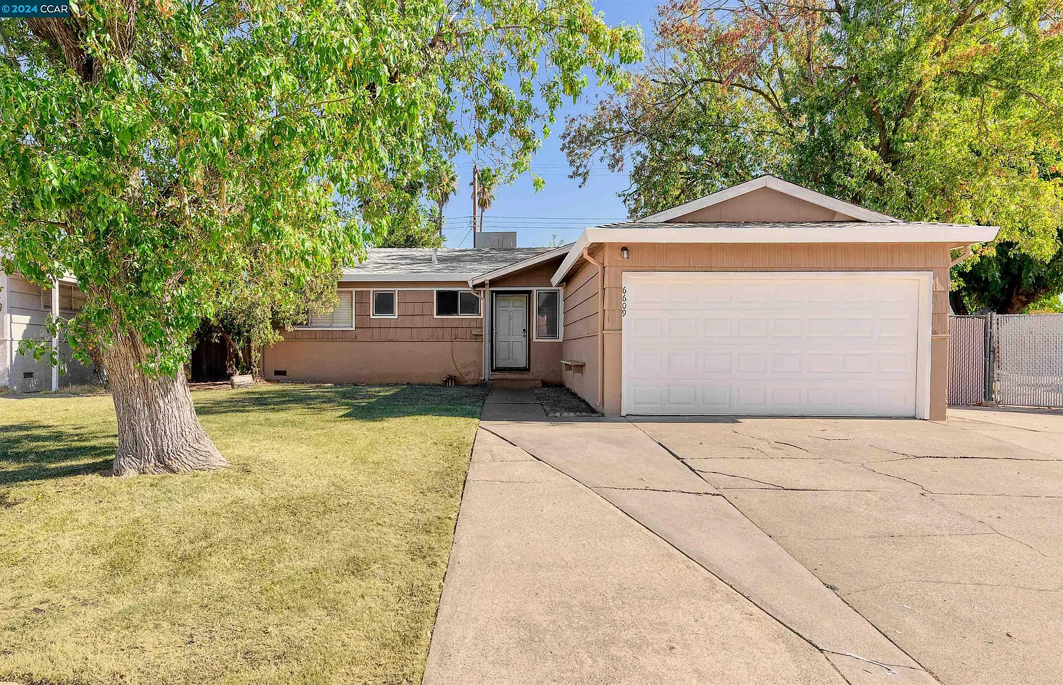 6609 Dawson Way photo 1