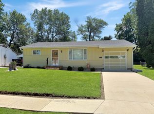 1411 Mark Dr, Freeport, IL 61032