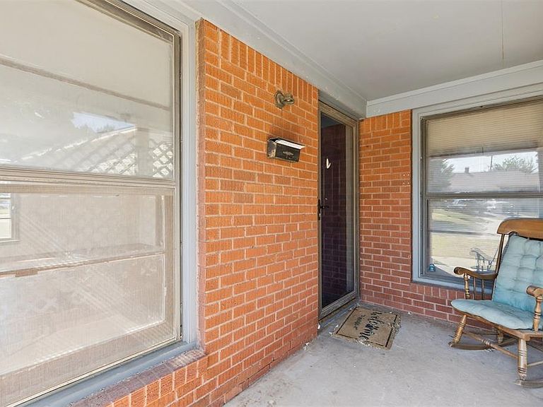 Listing photo 4