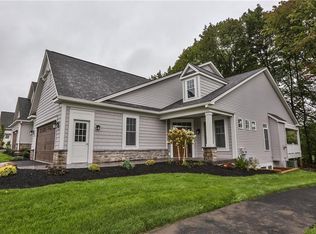 10 Greenpoint Trl, Pittsford, NY 14534