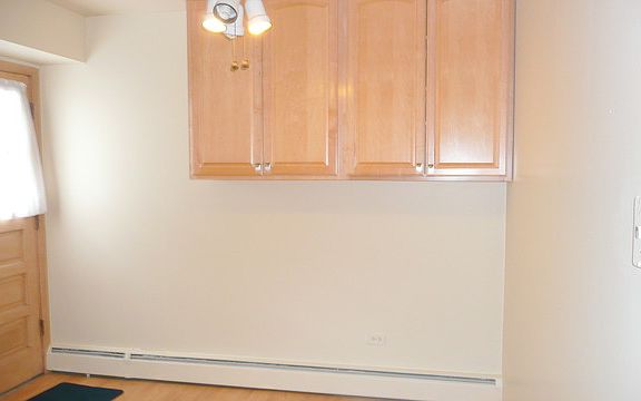 4th image of 606 Walnut St