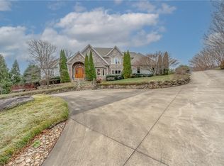 14 Grosbeak Way, Landrum, SC 29356