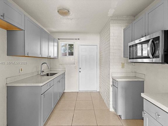 2nd image of 140 NW 198th St