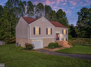 2 Brentwood Ln, Fredericksburg, VA 22405