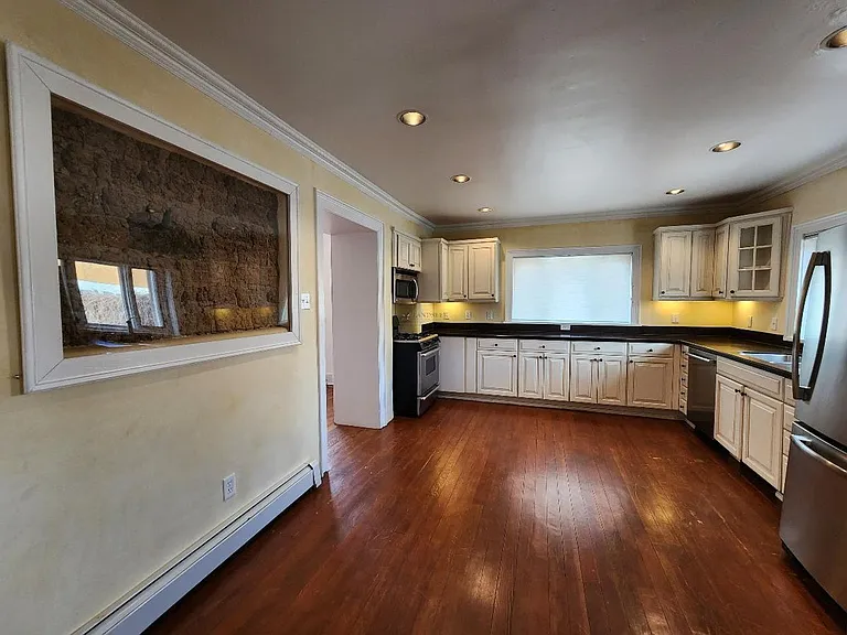 549 Agua Fria St — Photo 3
