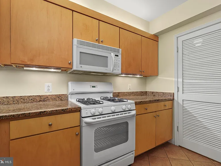 616 E St NW #1005 — Photo 12