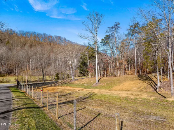 1290 Butcher Valley Rd, Rogersville, TN 37857