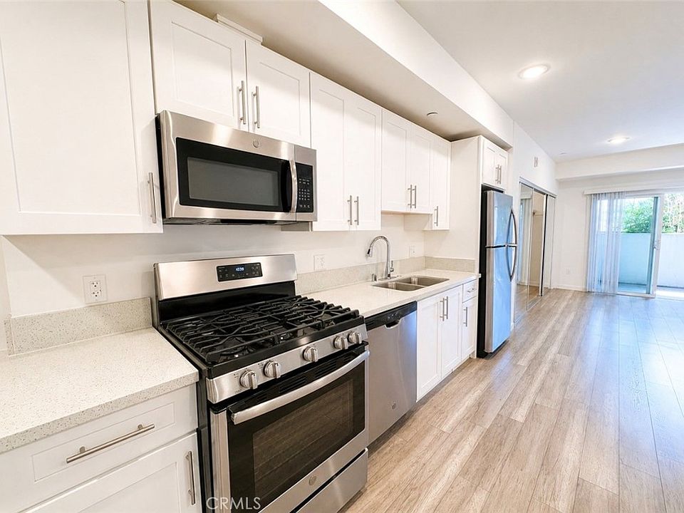 1st image of 1025 S Berendo St APT 202