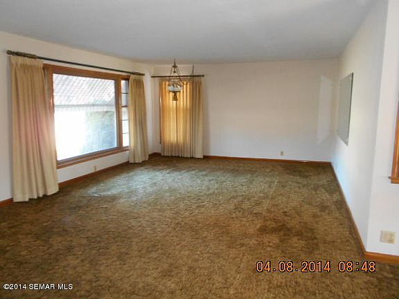 2nd image of 925 S Elm Ave