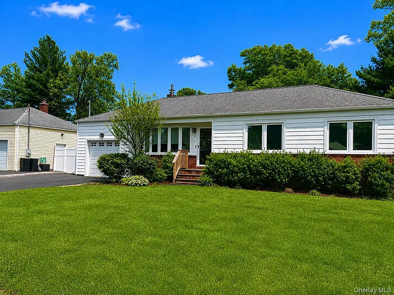 6 Sinclair Dr — Photo 1