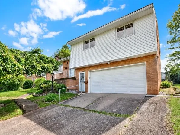 1409 Gill Hall Rd, Clairton, PA 15025