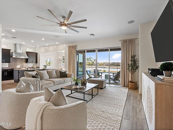 3rd image of 3240 S PINNACLE Drive