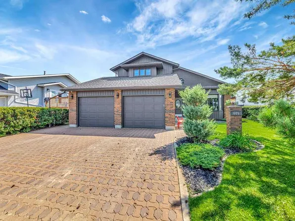 605 W 22nd St, Wainwright, AB T9W 1J1