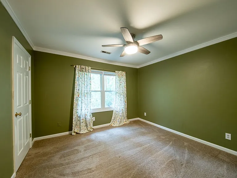 604 Spring Garden St — Photo 12