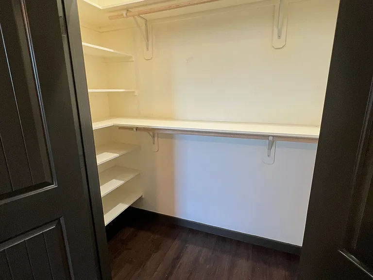 2nd Bedroom's Closet