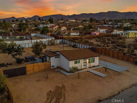 3rd image of 61853 Grand View Cir