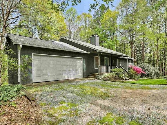3rd image of 385 Vaughn Rd