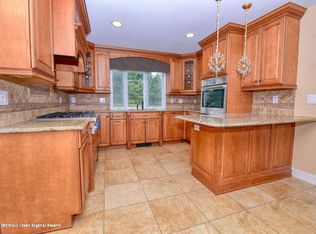 1 S Cherry Ln, Rumson, NJ 07760