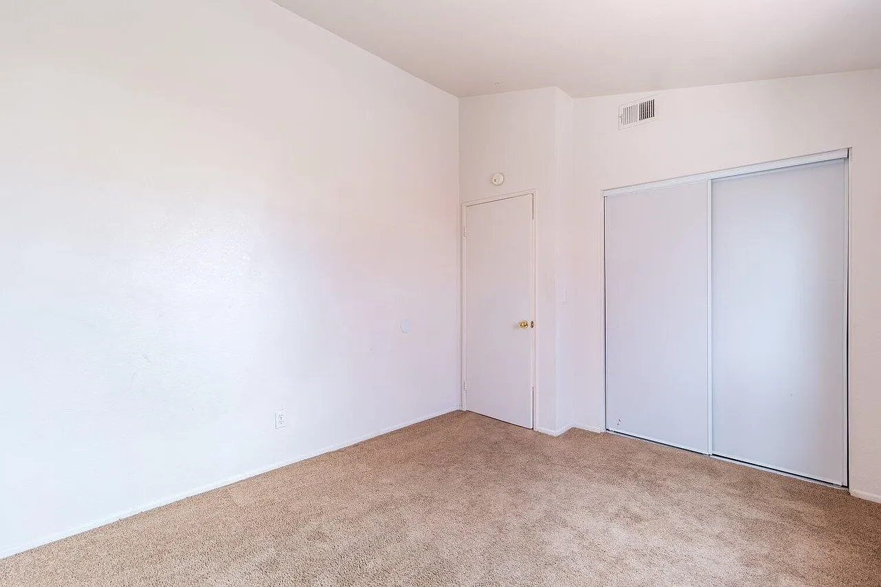 3 bed, 1475 sqft, $3,450 — Photo 1