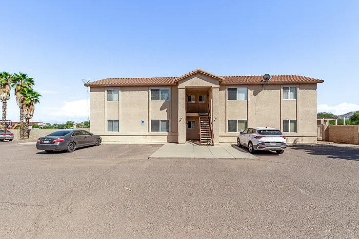 2 bed, 1.0 bath, 850 sqft, $1,250 — Photo 2