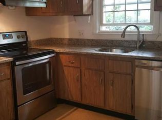 8 Town House Dr, Newton, MA 02460