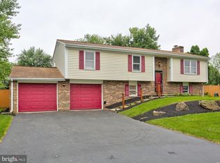 505 Devon Dr, Lititz, PA 17543
