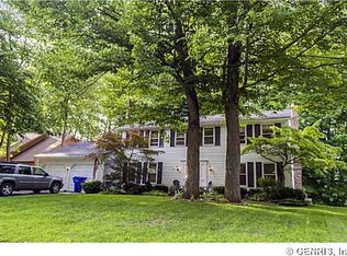 30 Hidden Wood Dr, Rochester, NY 14616
