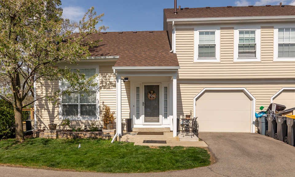 1st image of 367 Wisteria Dr