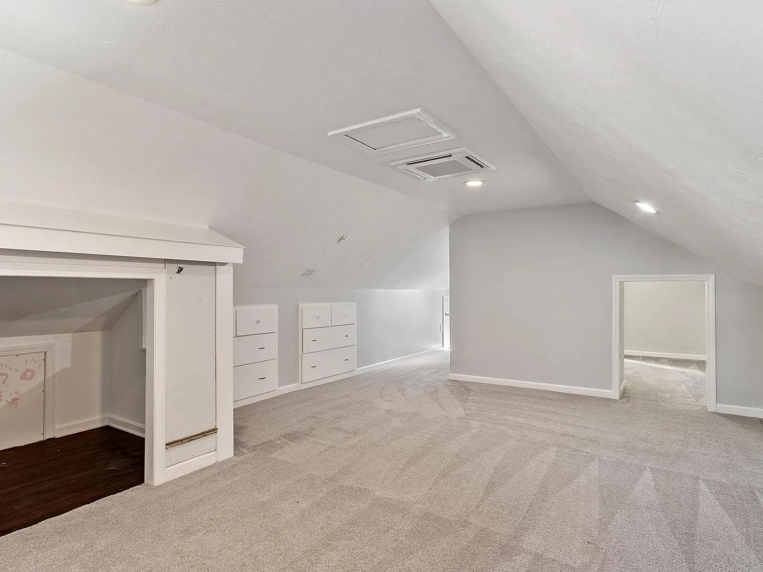 3 bed, 1709 sqft, $3,000 — Photo 4