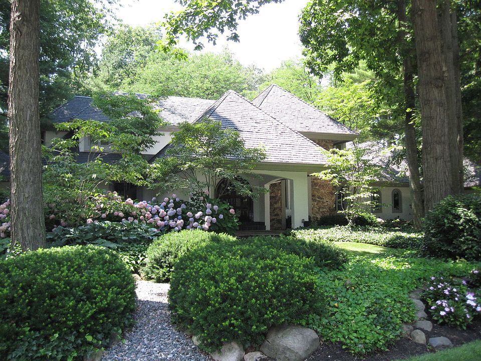 31104 Roxbury Park Dr, Bay Village, OH 44140 Zillow