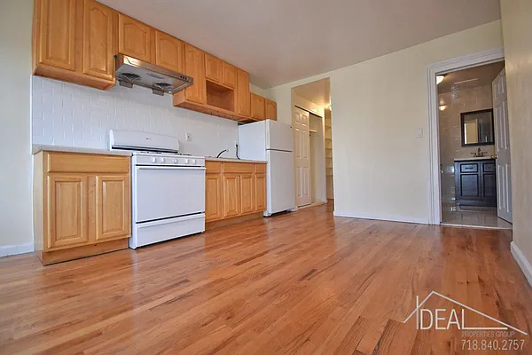 Rented by Ideal Properties Group | media 4