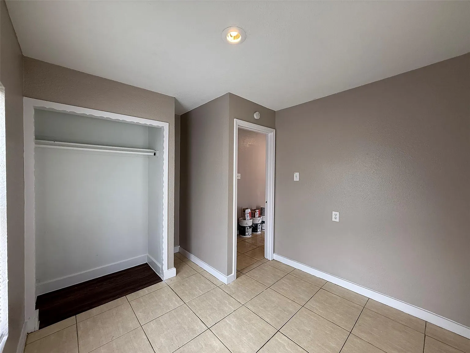 2 bed, 1.0 bath, 584 sqft, $1,400 — Photo 4