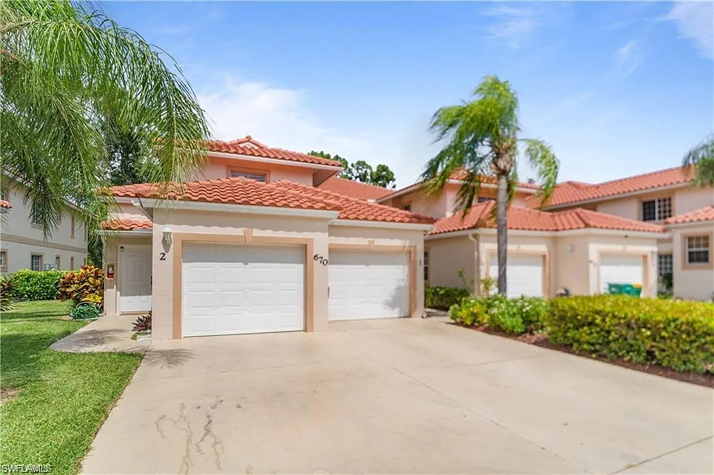 3 bed, 2.0 bath, 1484 sqft, $2,300 — Photo 1