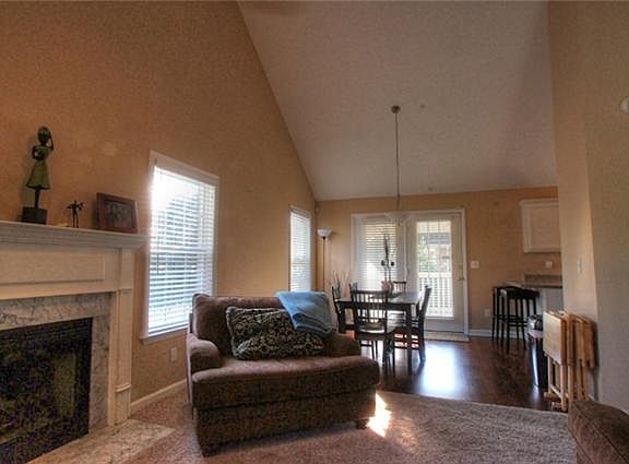 3rd image of 1201 Waverunner Ct W