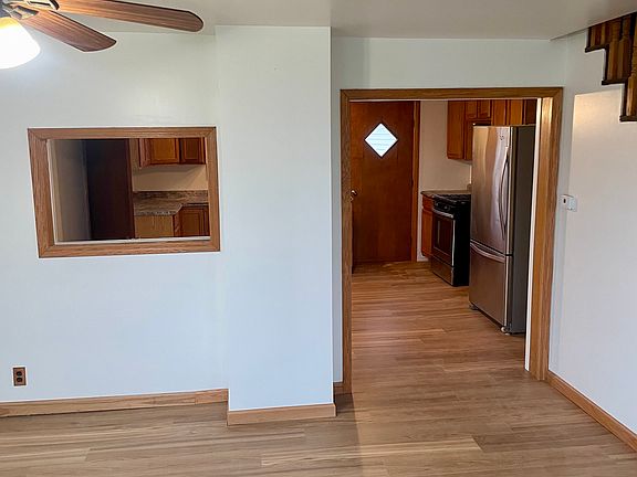 2nd image of 954 Center St #954