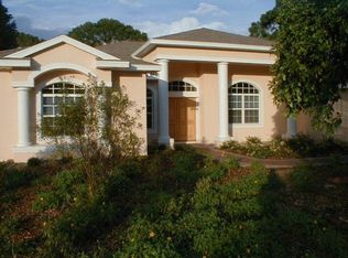 600 Pineland Ave, Belleair, FL 33756
