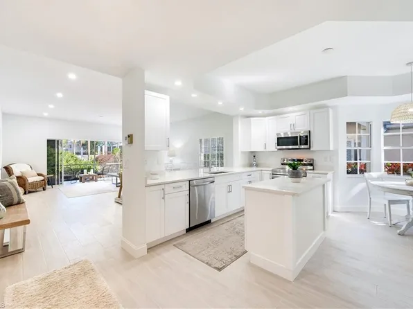 2806 Aintree LN #H102, NAPLES, FL 34112