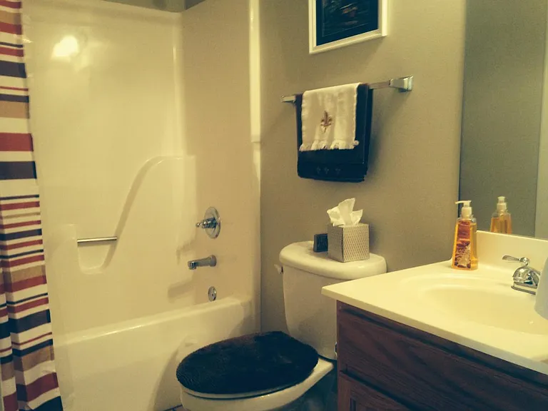 2nd bathroom
